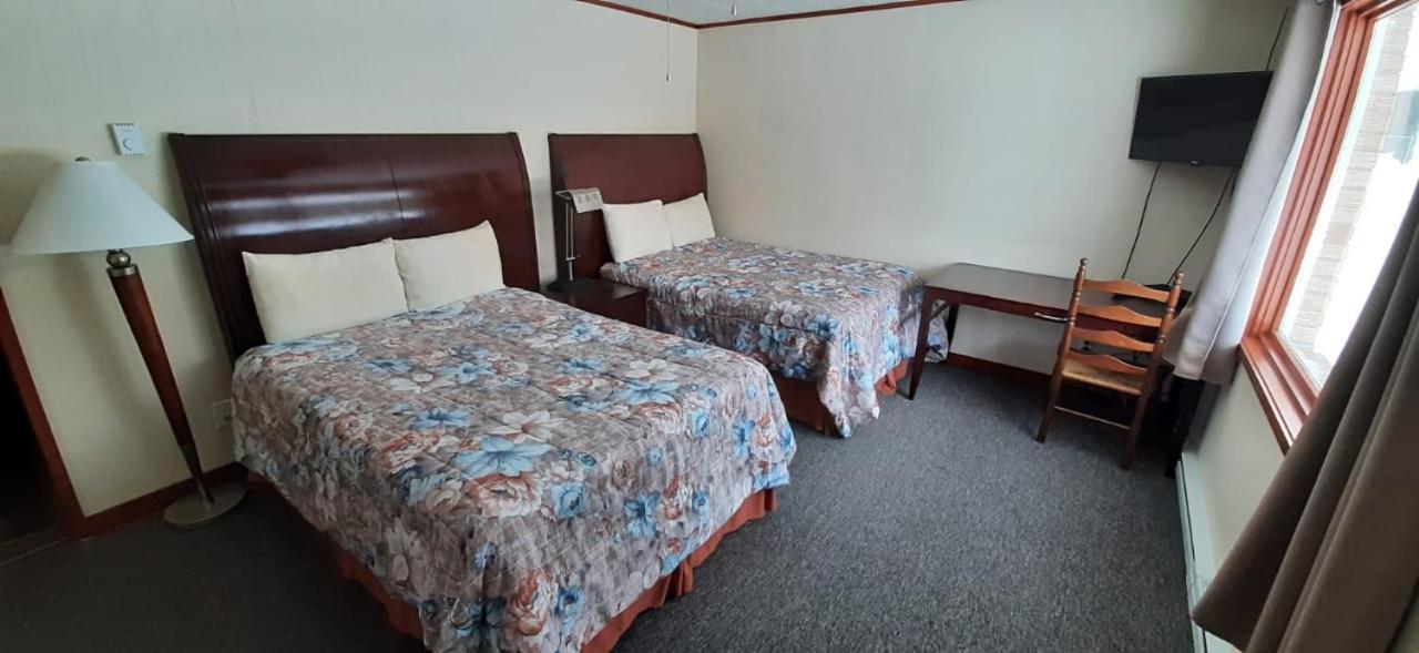 Super Nights Inn Су-Сент-Мари Экстерьер фото